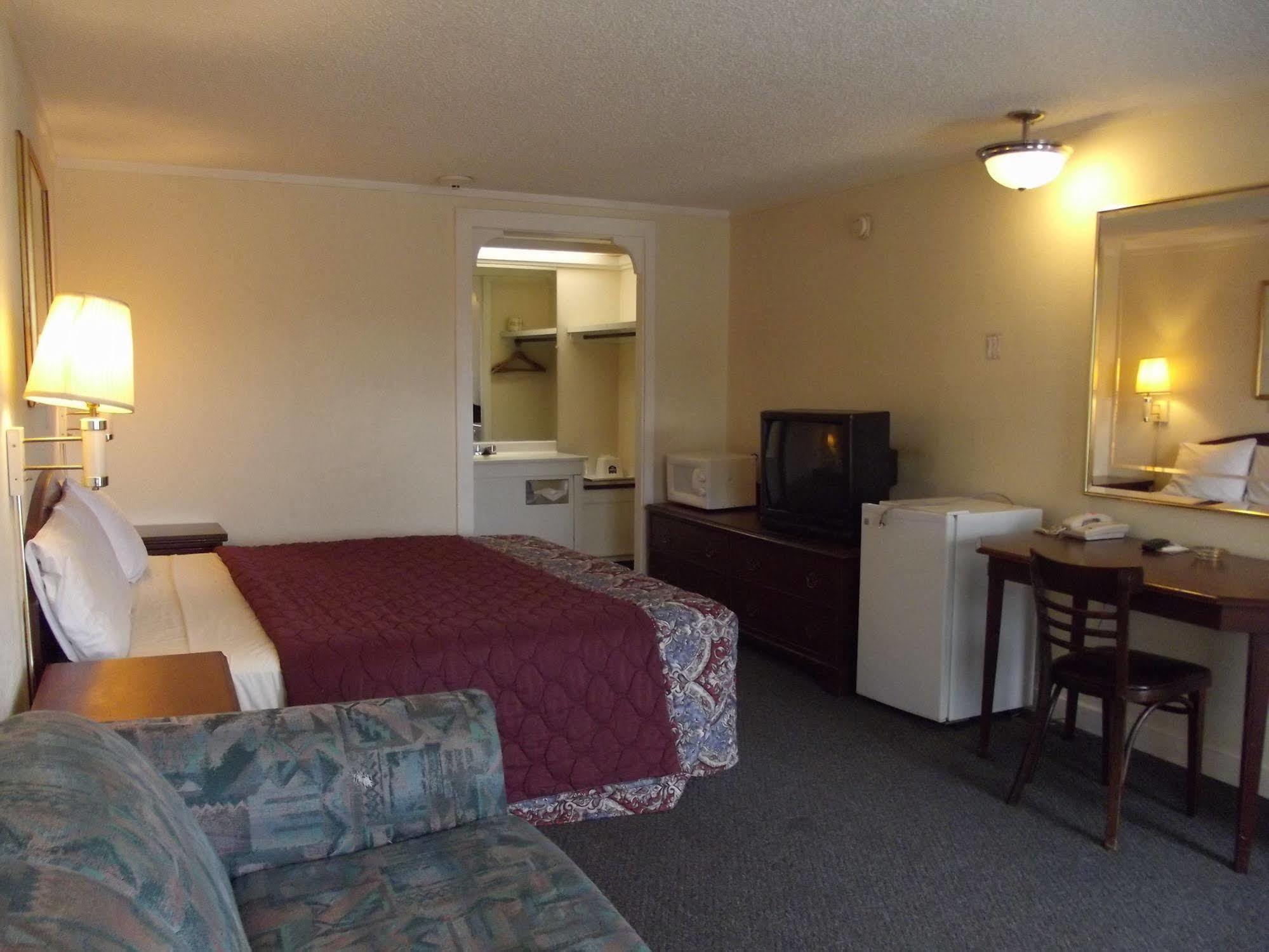 Knights Inn Cleveland/Macedonia Екстер'єр фото