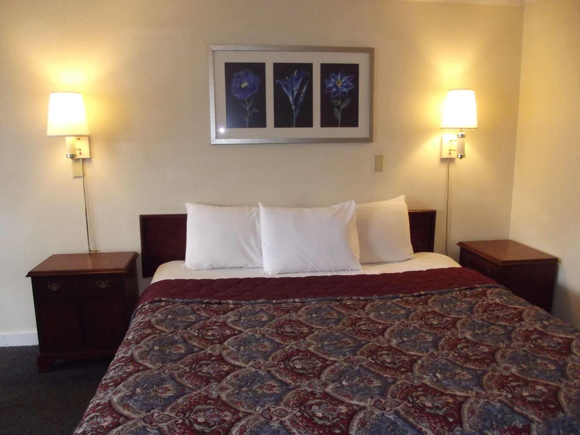 Knights Inn Cleveland/Macedonia Екстер'єр фото